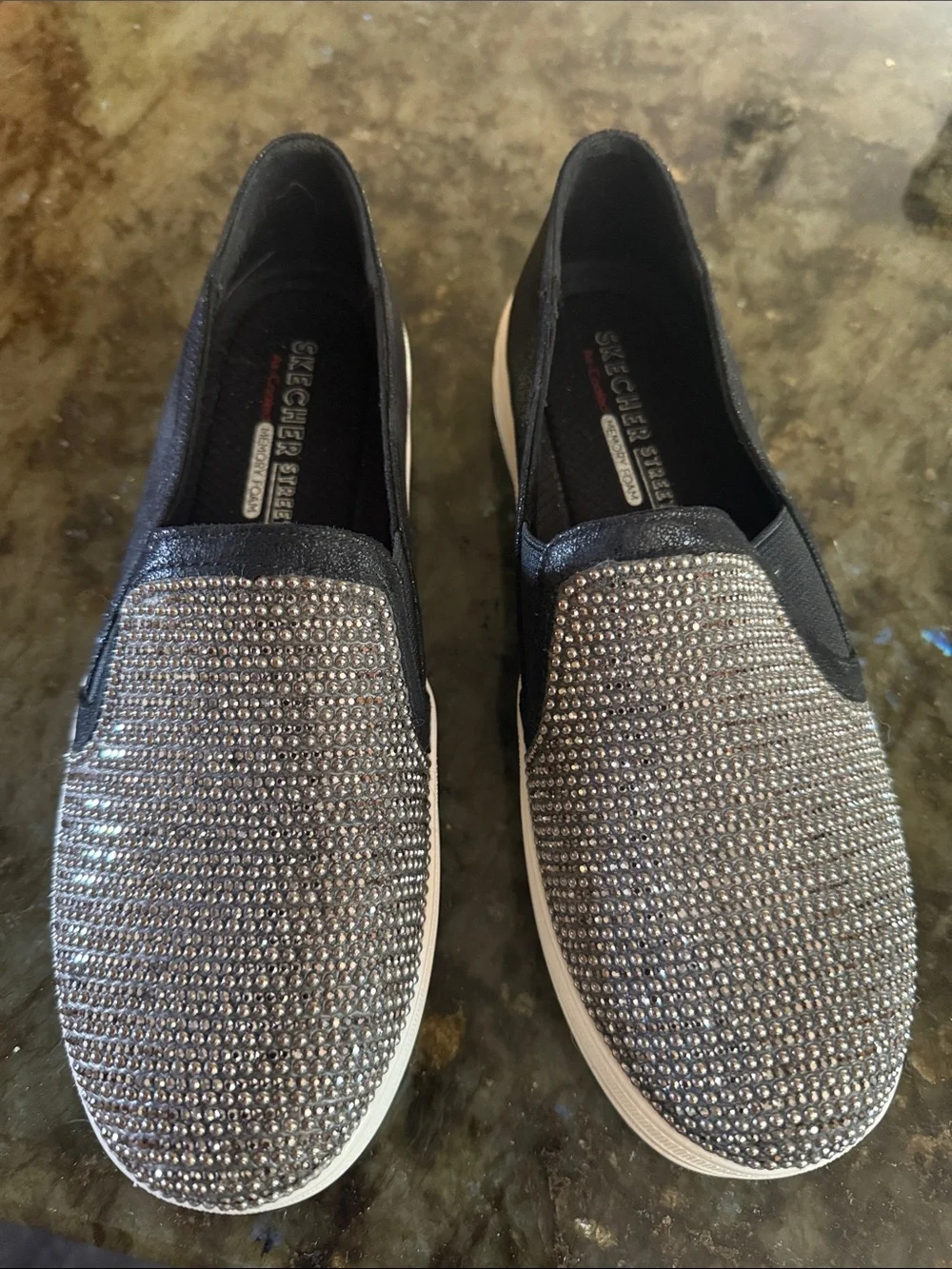Skechers Womens Double-Up Black/Silver Loafer size 7.5 women